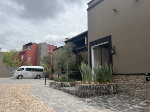 Ven a San Miguel, Rentas Vacacionales, Airbnb, Capilla de Piedra, Transporte 1
